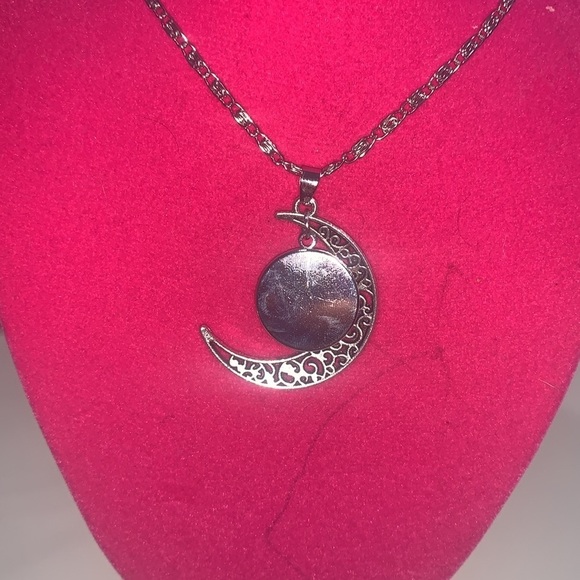 Pride necklace​ - Picture 2 of 4